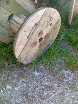 Bobinas de madera para mesa o decoración