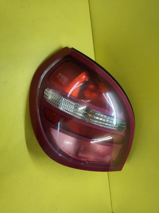 PILOTO TRASERO IZQUIERDO NISSAN ALMERA II N16