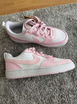 Zapatillas Nike Blancas y Rosas
