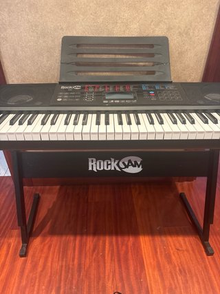 Piano RockJam RJ761 con pedal y auriculares