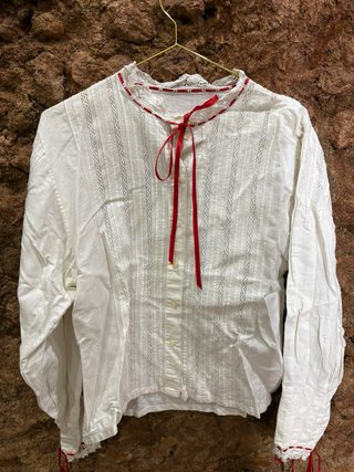 Traje Regional Gallega Rojo y Negro