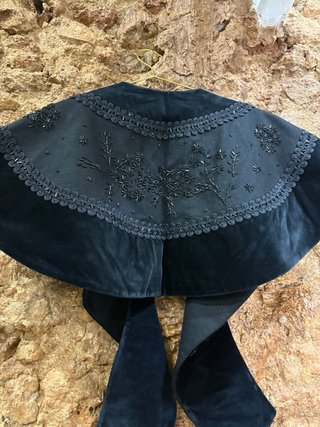Traje Regional Gallega Rojo y Negro