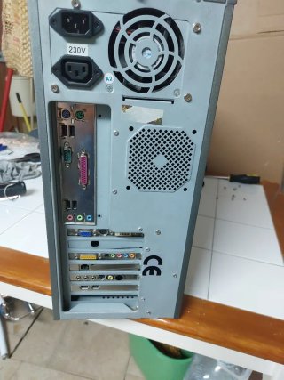 PC Retro Completo Pentium 4 Gráfica ATI Sound Blas