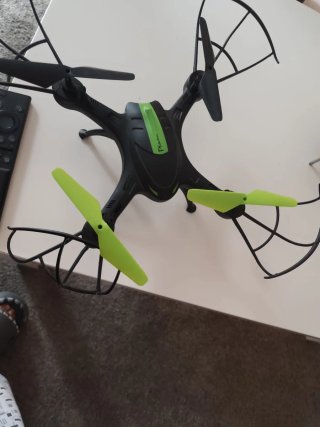 Dron Phantom Negro y Verde