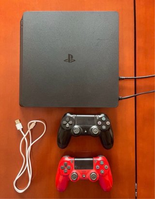 PS4 1TB con 2 mandos (negro y rojo)+ 4 JUEGOS