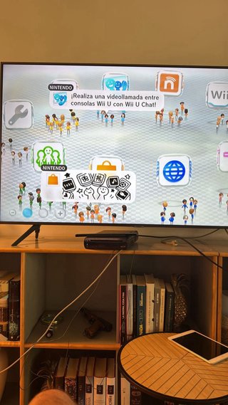 Nintendo Wii U Negra con Detalles Dorados