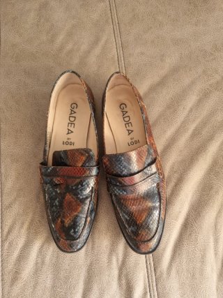Mocasines de piel efecto serpiente