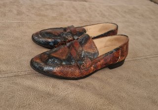 Mocasines de piel efecto serpiente