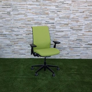Silla de oficina Steelcase Think verde