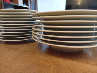Platos de porcelana fina dorados