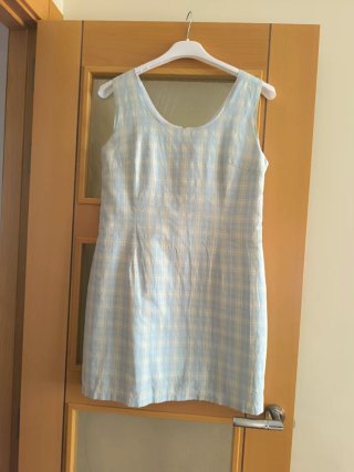 Vestido blanco con detalles verdes