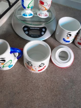 Servizio in ceramica, Colazione Uova Tazze