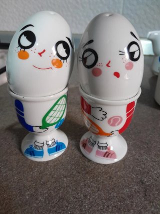 Servizio in ceramica, Colazione Uova Tazze