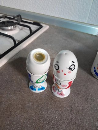 Servizio in ceramica, Colazione Uova Tazze
