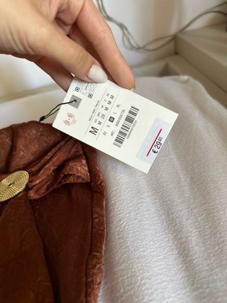 Falda midi Zara satén marrón Talla M