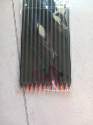 Matite colorate con punte arcobaleno