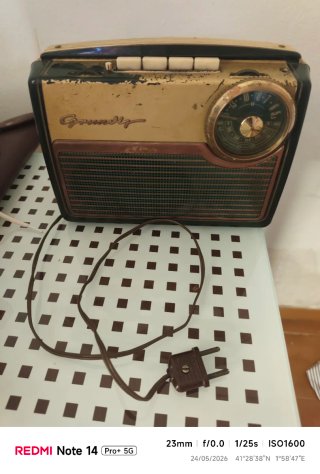 Radio Grundig antigua