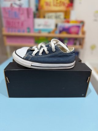 Converse niño/a talla 25 azul marino en buen estad