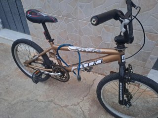 Bicicleta BMX color bronce