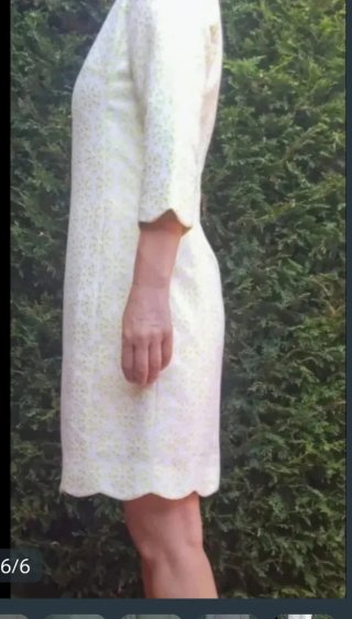 Vestido blanco y amarillo con estampado