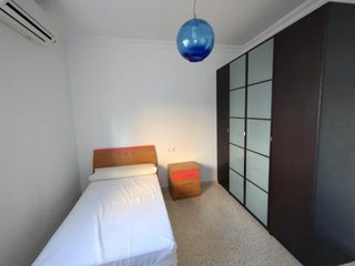 Alquiler de habitación junto a la Universidad