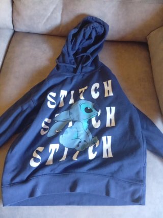 Sudadera azul Primark con Stitch