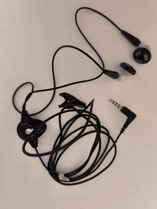 Auriculares negros con micrófono