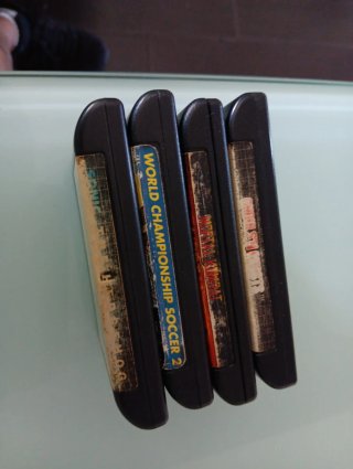 Lotteria di 4 cartucce di giochi per Sega Mega Drive