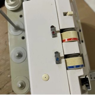 Máquina Overlock Elna Pro 5 DC 5 HILOS
