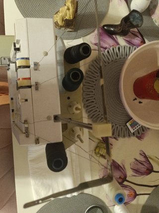 Máquina Overlock Elna Pro 5 DC 5 HILOS