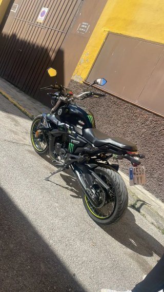 Moto 125cc 2023 Negra Naked