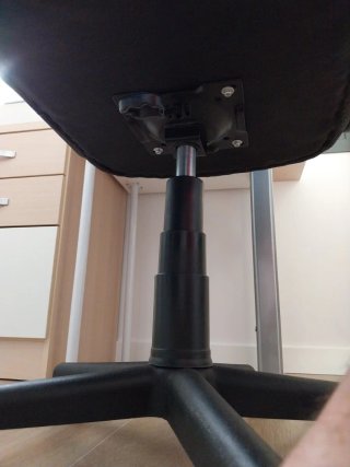 Silla de oficina ergonómica gris