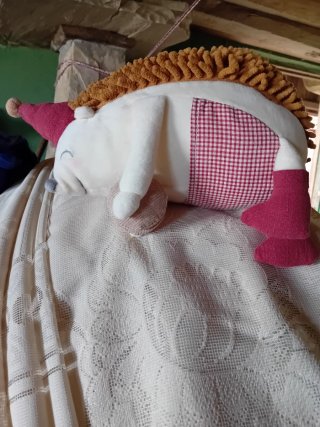 Peluche Erizo con Gorro Navideño