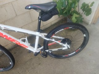 Bicicleta de Montaña Blanca y Roja