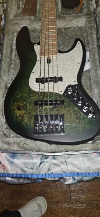 Bajo Marcus Miller Sire V7 2nd Gen