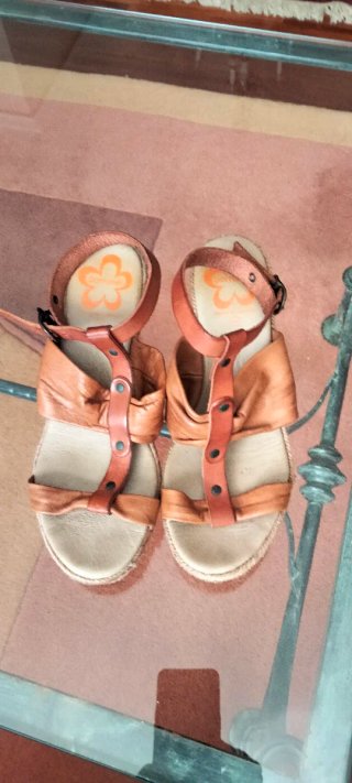 Sandalias de cuña esparto piel