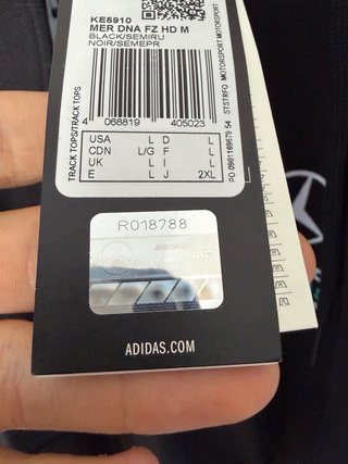 Chaqueta Adidas x Mercedes Benz Negra
