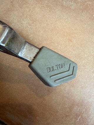 Taburete Dulton diseñado por Yasu Sasamoto