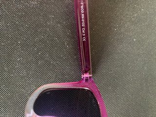 Gafas de sol rosas para niña