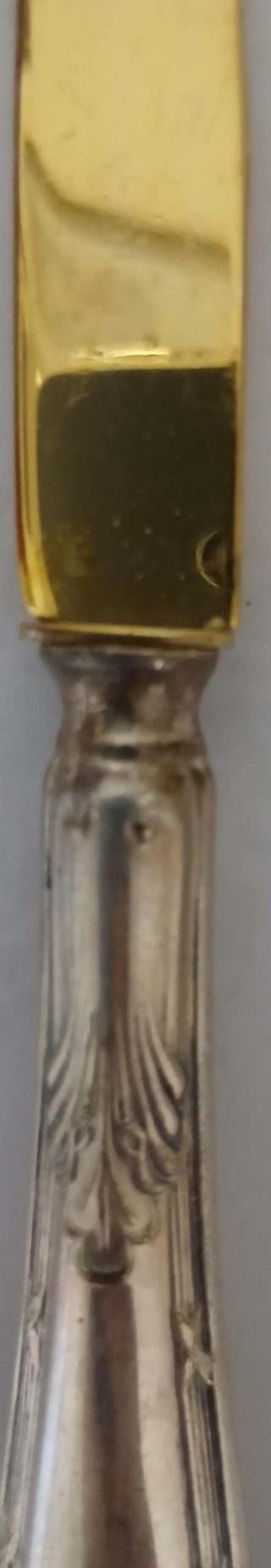 Conjunto 6 Cuchillos y Tenedores Dorados
