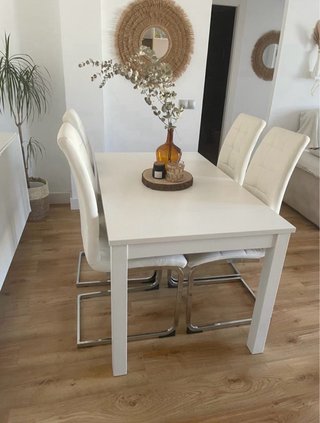 Mesa y 4 Sillas Comedor Blancas