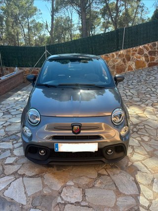 Abarth 695 2024