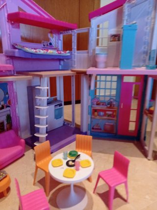Lote Barbie: mansión, pastelería,moto y bici