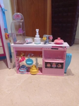 Lote Barbie: mansión, pastelería,moto y bici