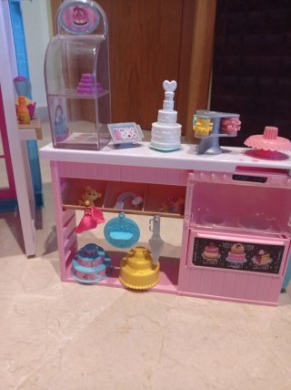 Lote Barbie: mansión, pastelería,moto y bici