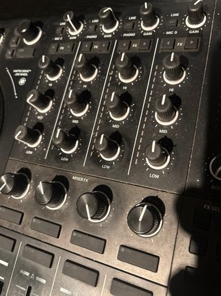 Native Instruments Traktor Kontrol S4 MK3
