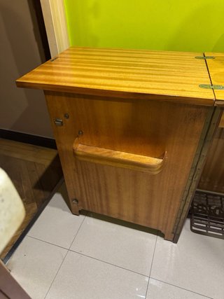 Máquina de coser SIGMA vintage con mueble