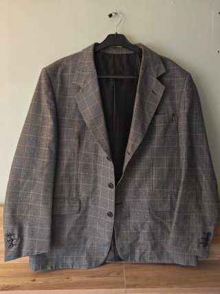 Chaqueta de cuadros gris y marrón