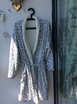 Camisón verde con flores rosas y otros. 4,19€ ud.
