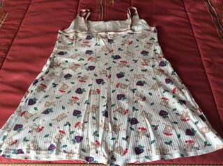 Camisón verde con flores rosas y otros. 4,19€ ud.